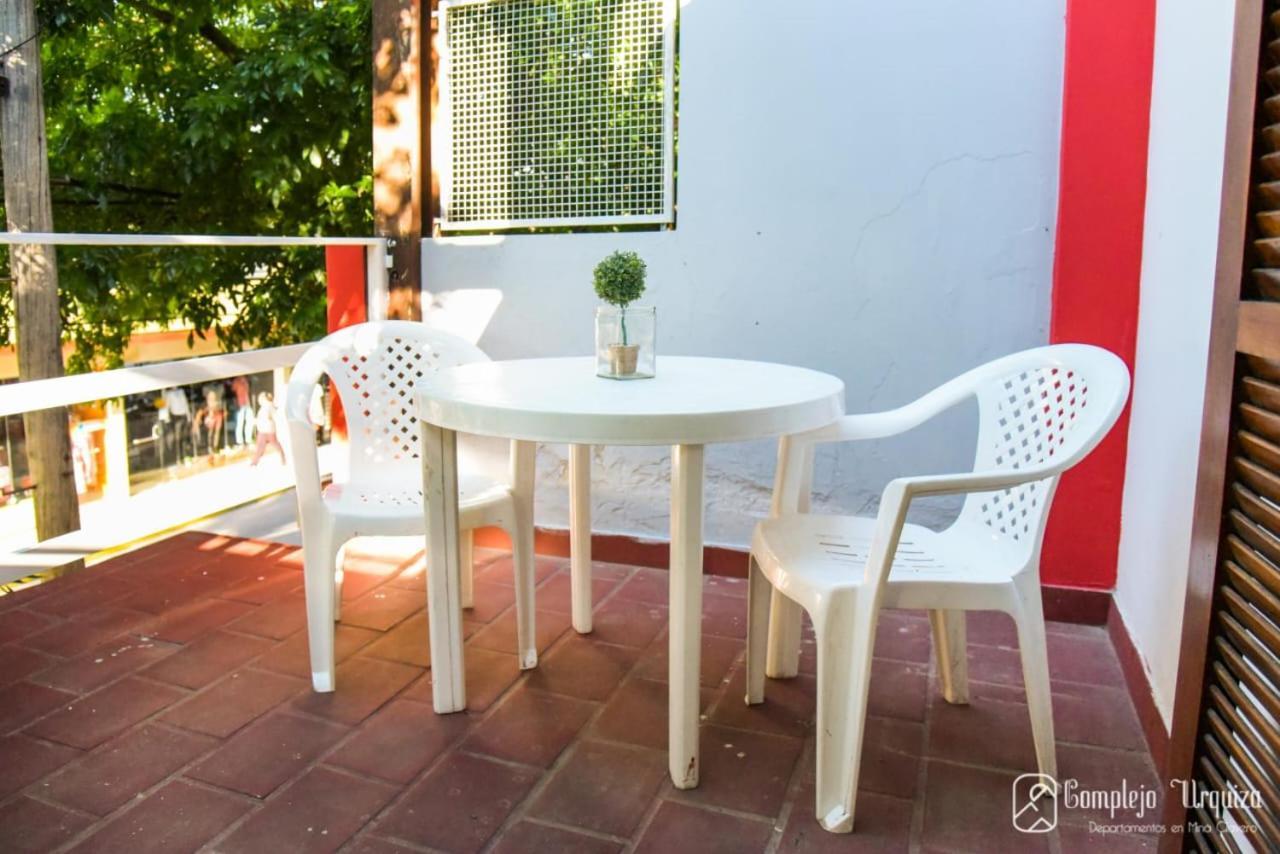 Апартаменты Complejo Urquiza Departamentos Мина-Клаверо Экстерьер фото