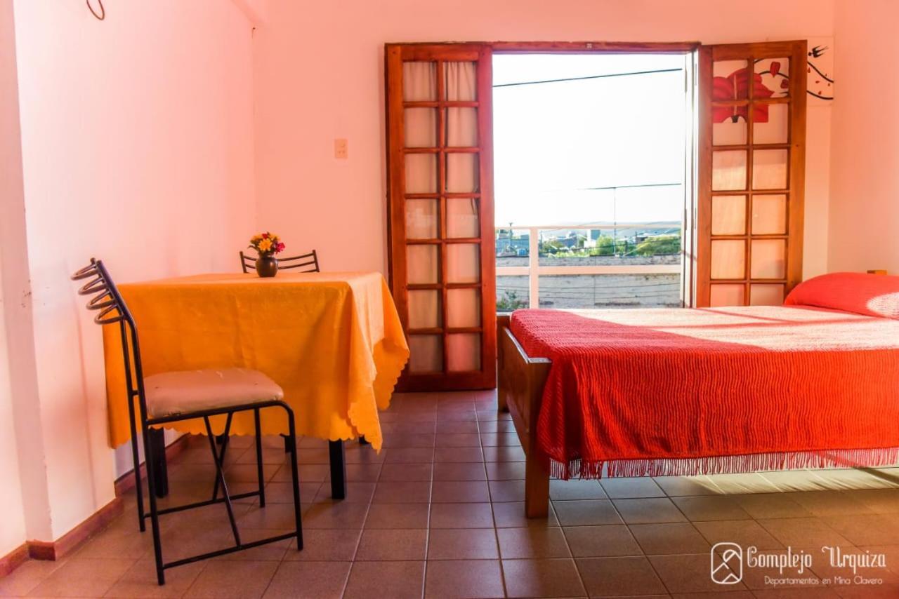 Апартаменты Complejo Urquiza Departamentos Мина-Клаверо Экстерьер фото