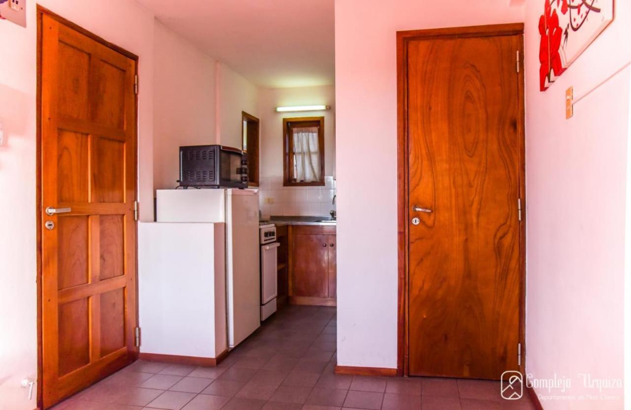 Апартаменты Complejo Urquiza Departamentos Мина-Клаверо Экстерьер фото