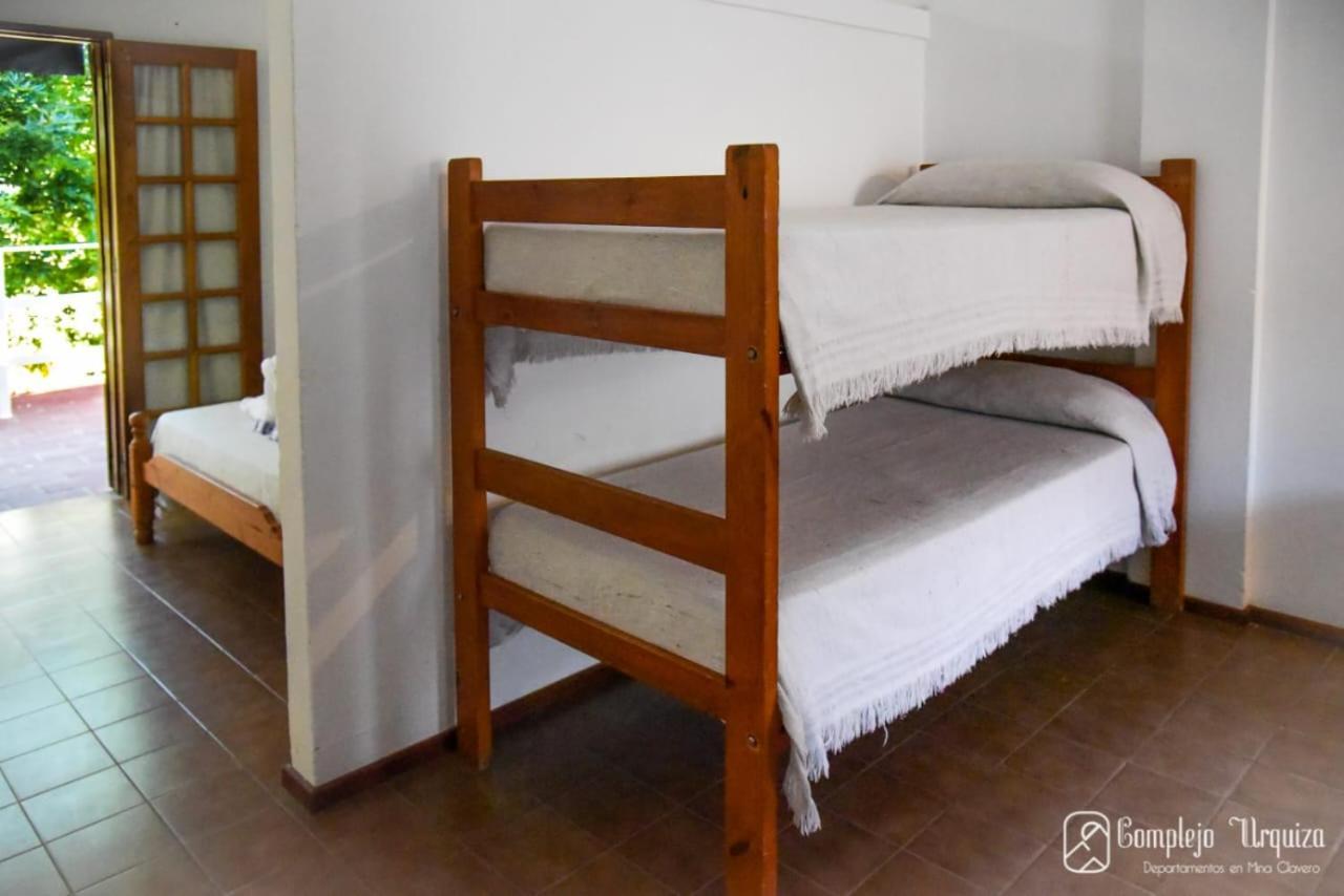 Апартаменты Complejo Urquiza Departamentos Мина-Клаверо Экстерьер фото