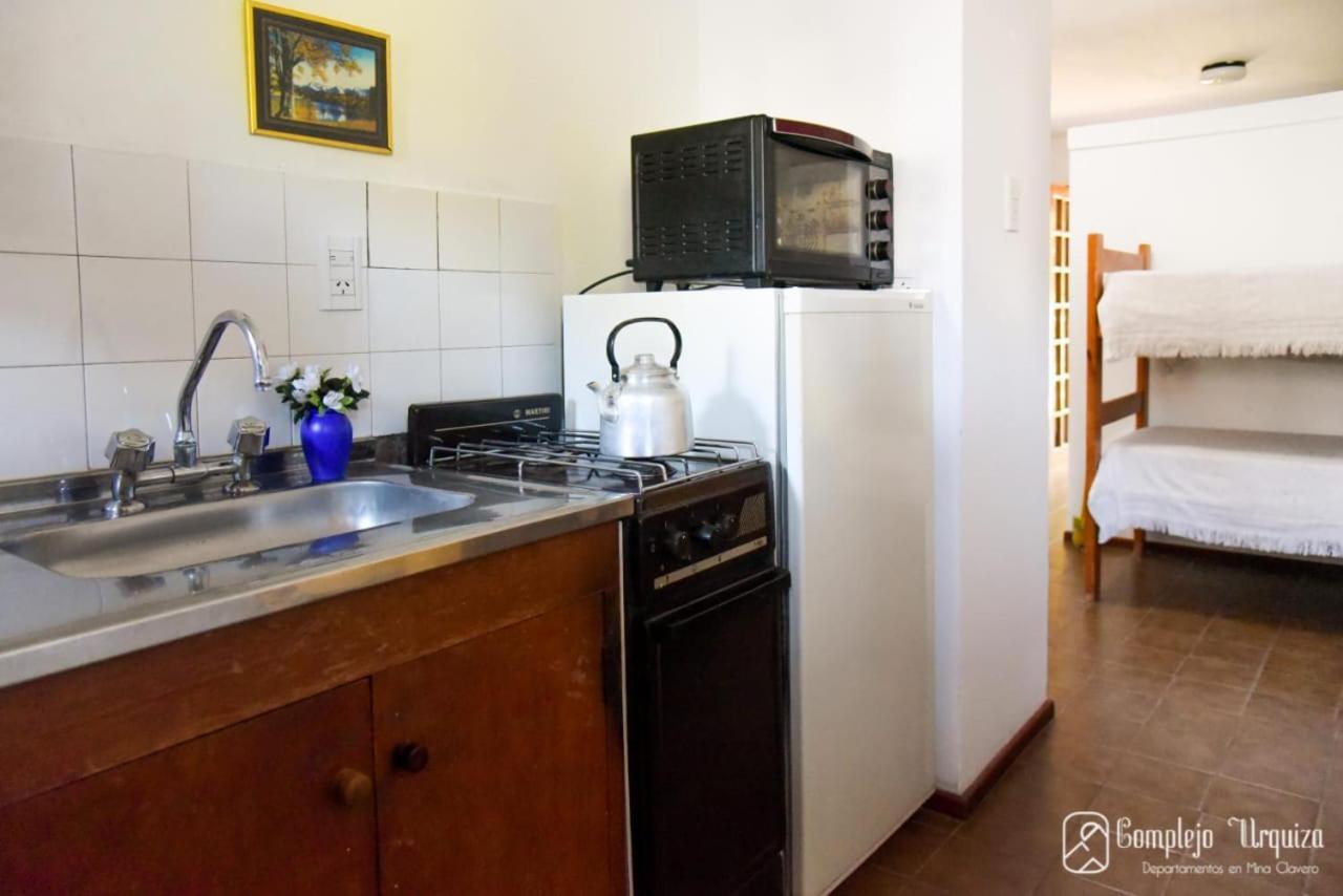 Апартаменты Complejo Urquiza Departamentos Мина-Клаверо Экстерьер фото