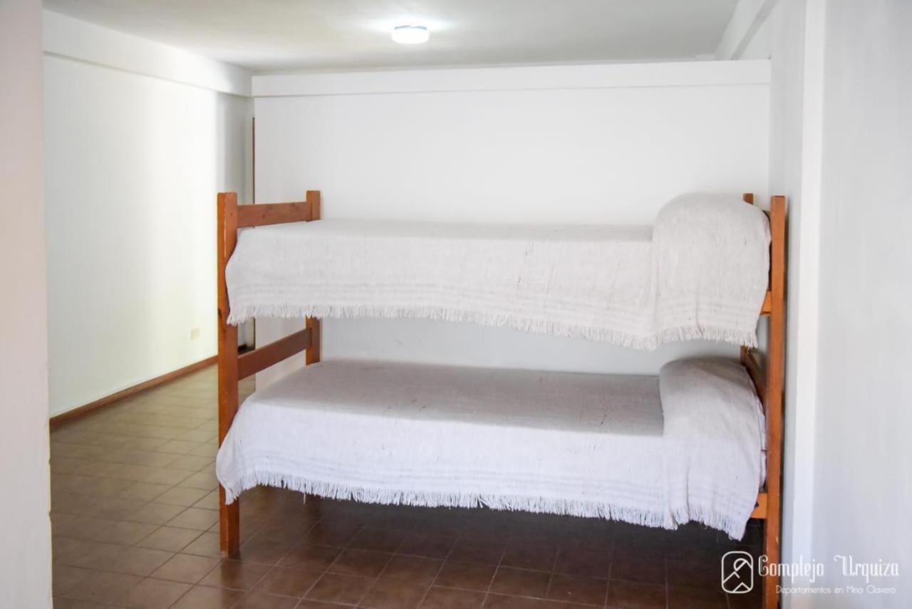 Апартаменты Complejo Urquiza Departamentos Мина-Клаверо Экстерьер фото