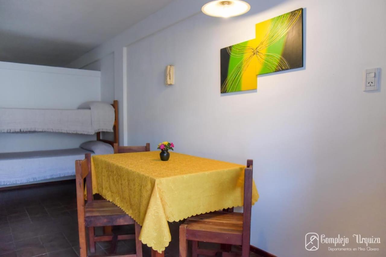 Апартаменты Complejo Urquiza Departamentos Мина-Клаверо Экстерьер фото