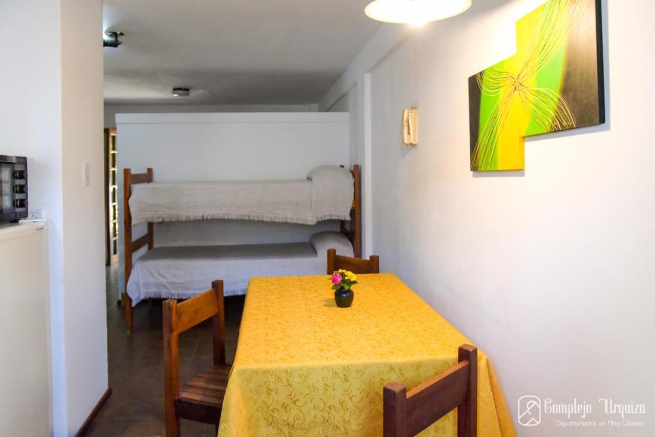 Апартаменты Complejo Urquiza Departamentos Мина-Клаверо Экстерьер фото